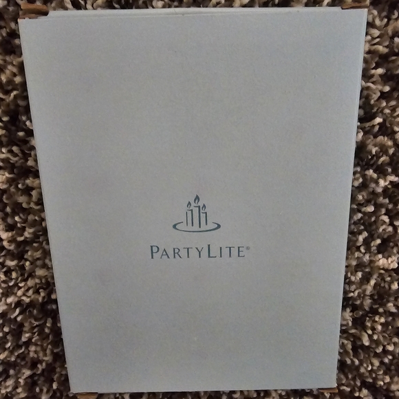 PartyLite Crimson Tealight Candle Set - Picture 3 of 3